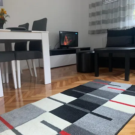 Lana Apartment